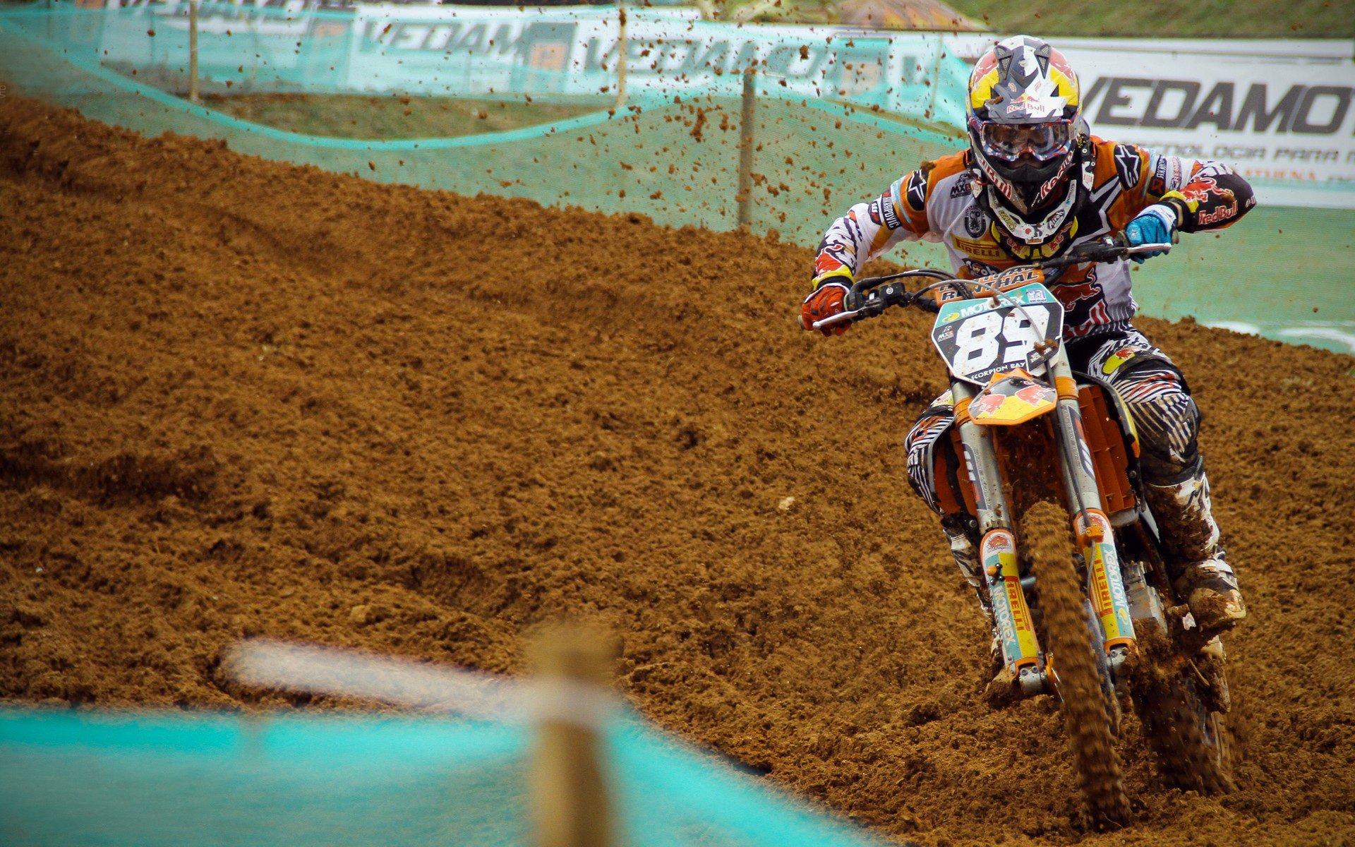 比卢普斯惊叹杨瀚森天赋异禀，年轻中锋的传球与手感超越教科书